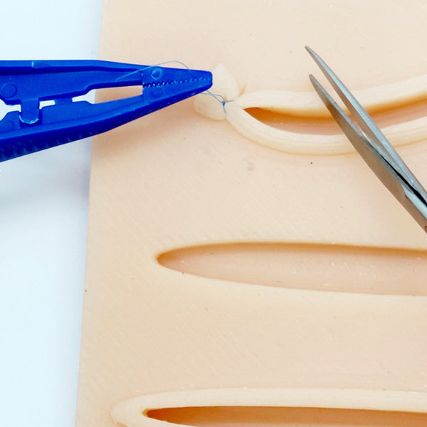 FREE SUTURE REMOVAL KIT